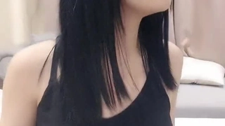 少女拉丁美女在毕业典礼上被舔阴部并被操屁股