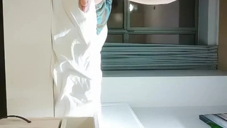 在按摩期间肆无忌惮地性交继母 - 俄罗斯业余对话