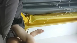 刚奶完孩子的哺乳期少妇就跟小哥激情啪啪给狼友看，全程露脸开档黑丝69交舔逼，后入爆草抽插浪叫呻吟不止