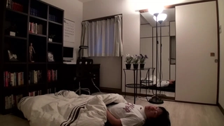 网红骚御姐【娜娜】收费房操逼，性感睡衣，抓起大屌认真吸吮，腰细