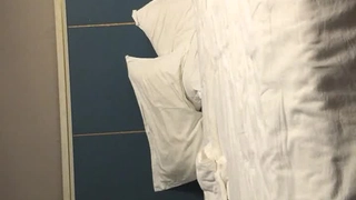 苗条大奶子女友被后入式操屁眼